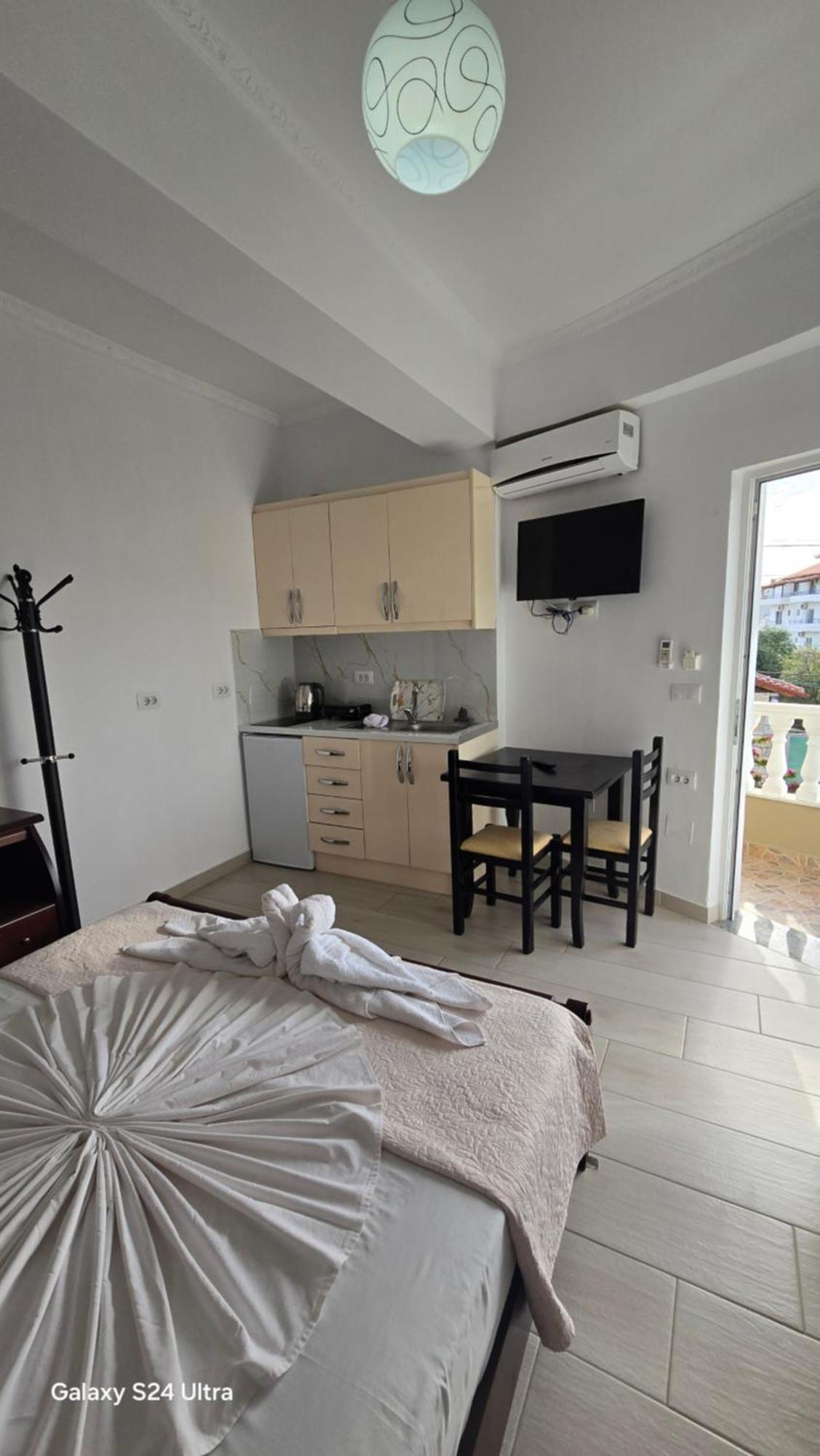 Vila Zeqo Muka Apartment Ksamil Bagian luar foto